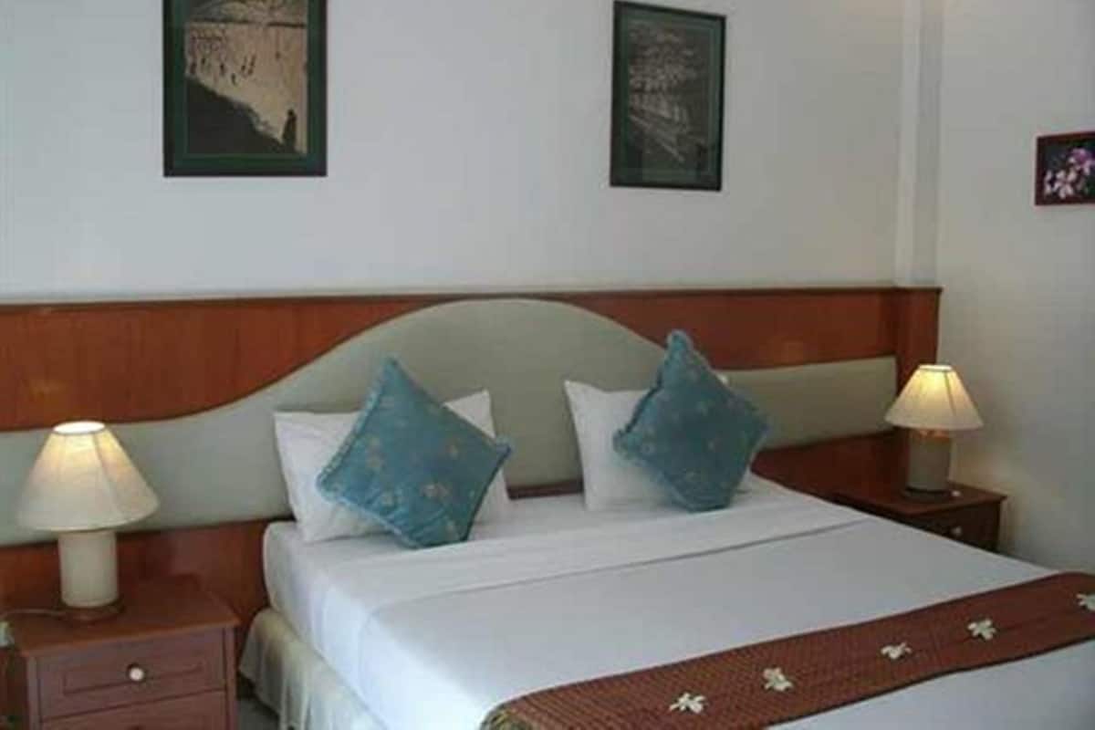Standard Room | In-room safe, rollaway beds (surcharge), WiFi (free)