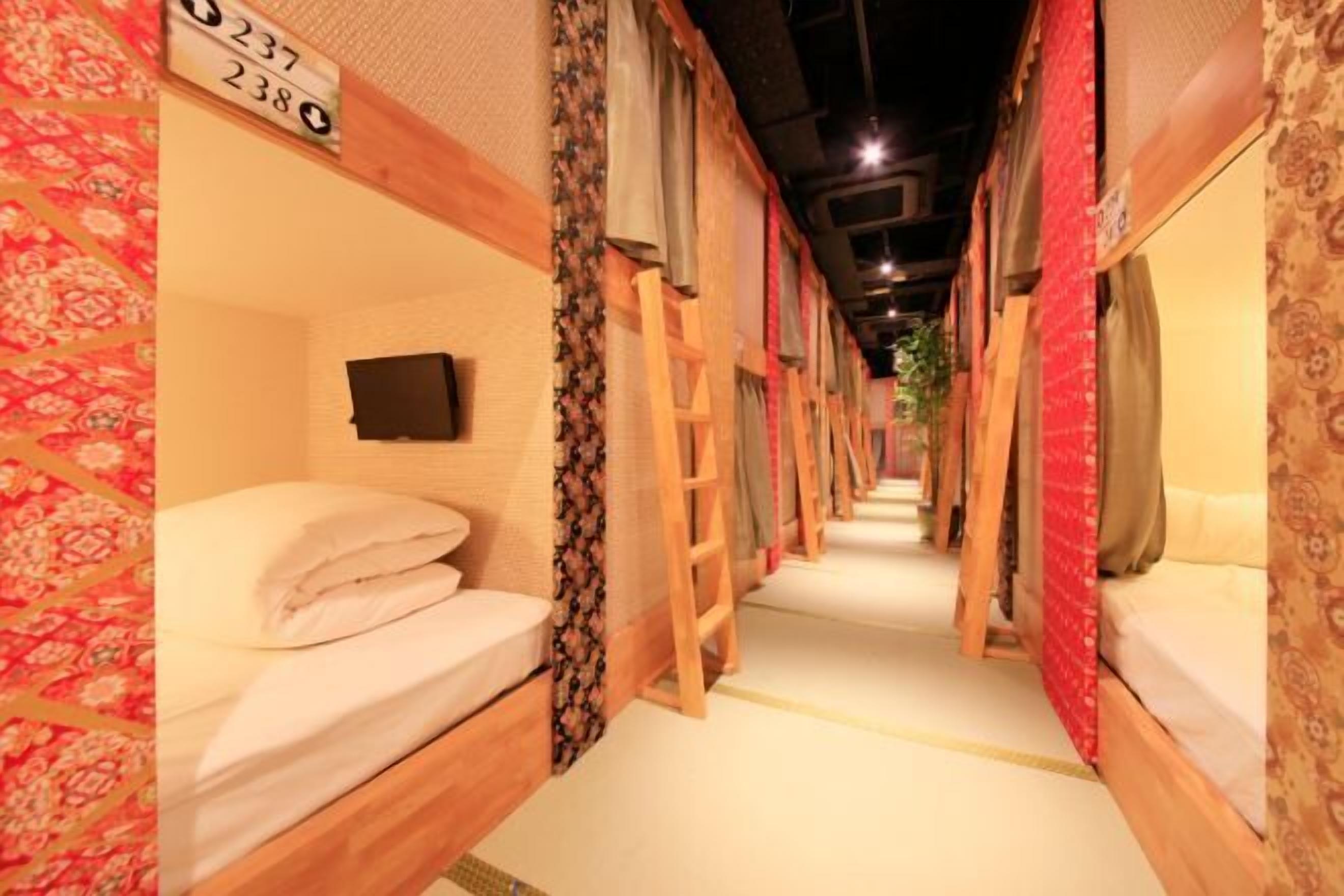 Free WiFi, bed sheets