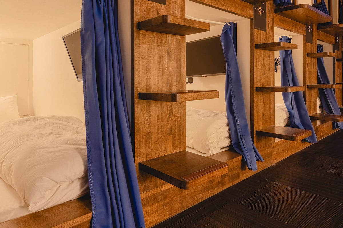 Wi-Fi de cortesia, roupa de cama