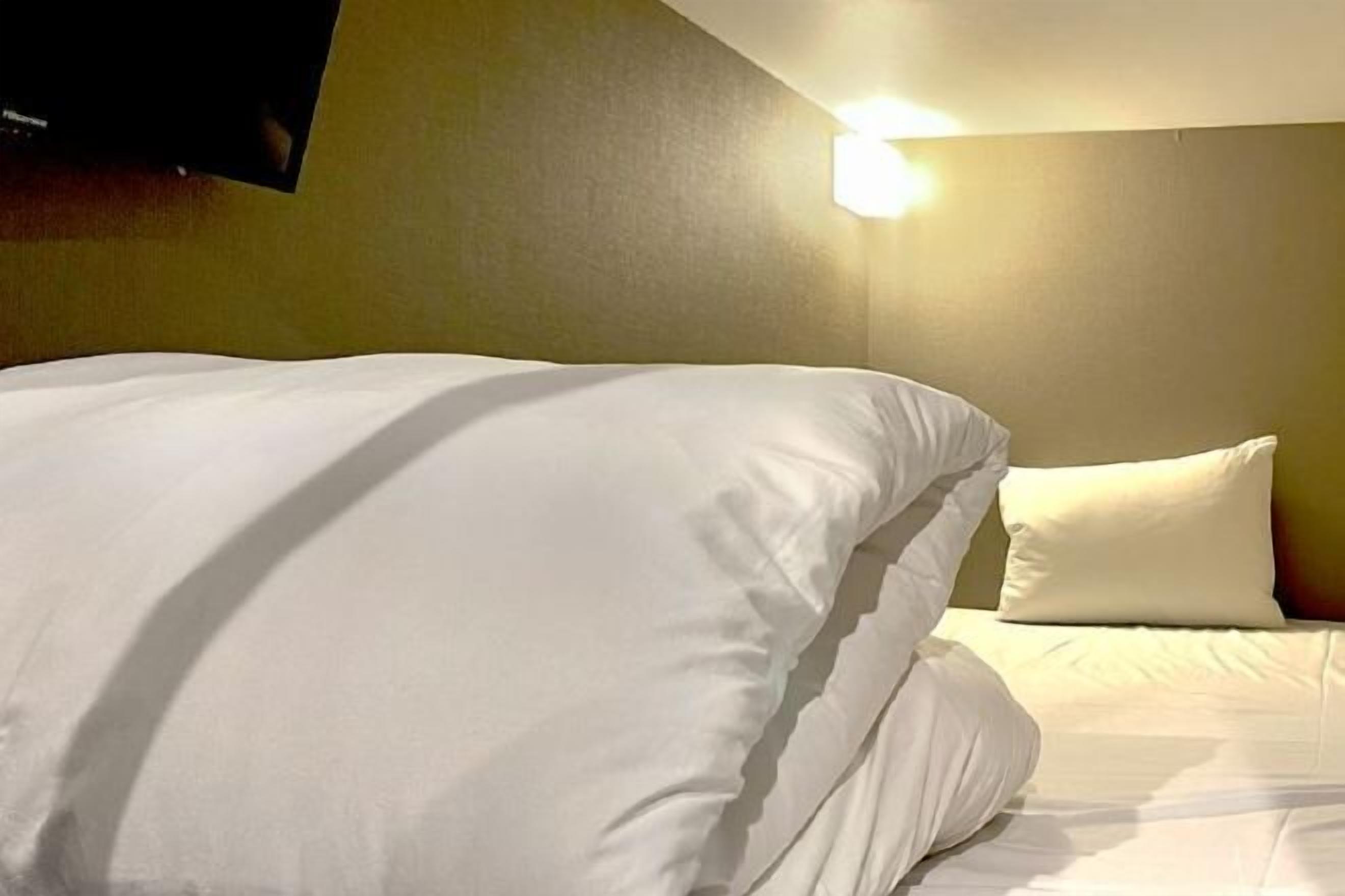 Free WiFi, bed sheets