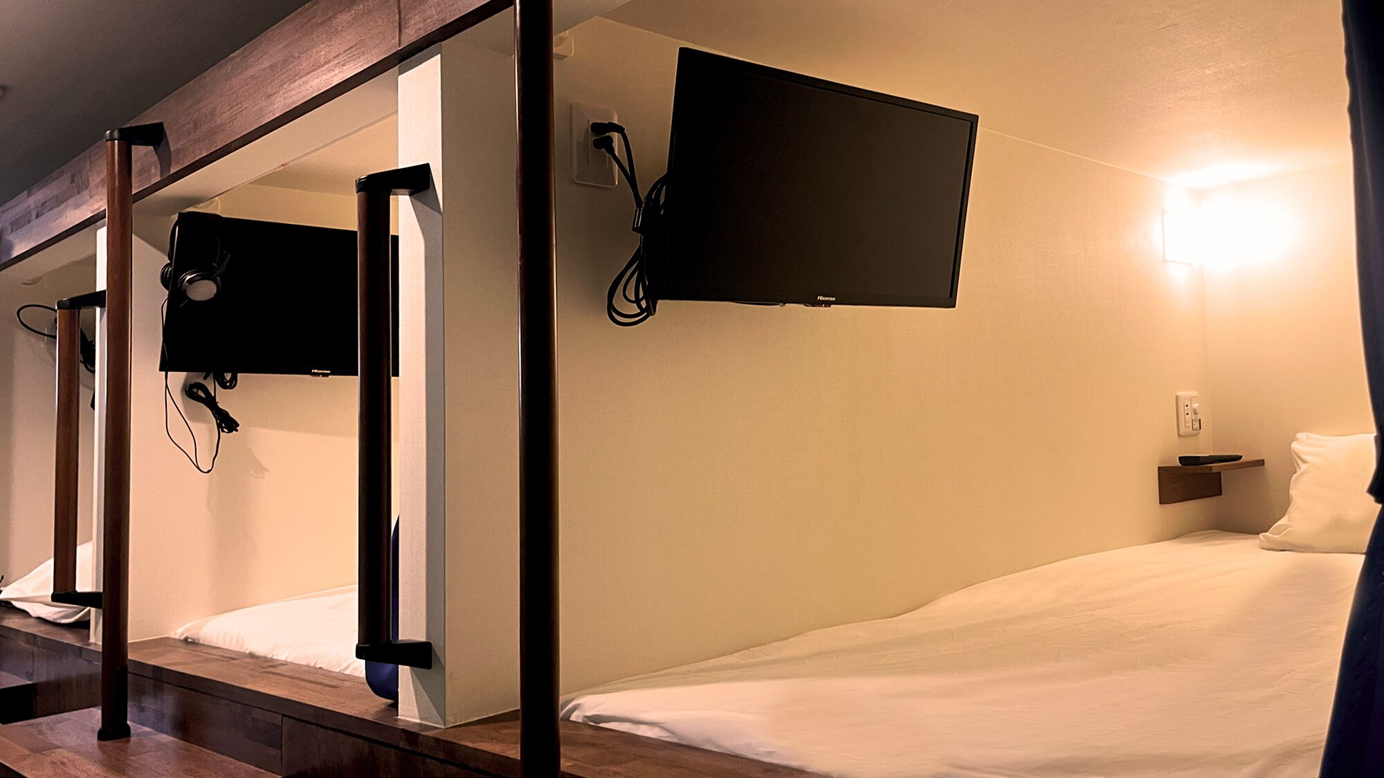 Free WiFi, bed sheets