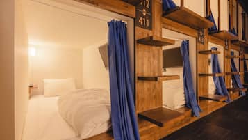Free WiFi, bed sheets