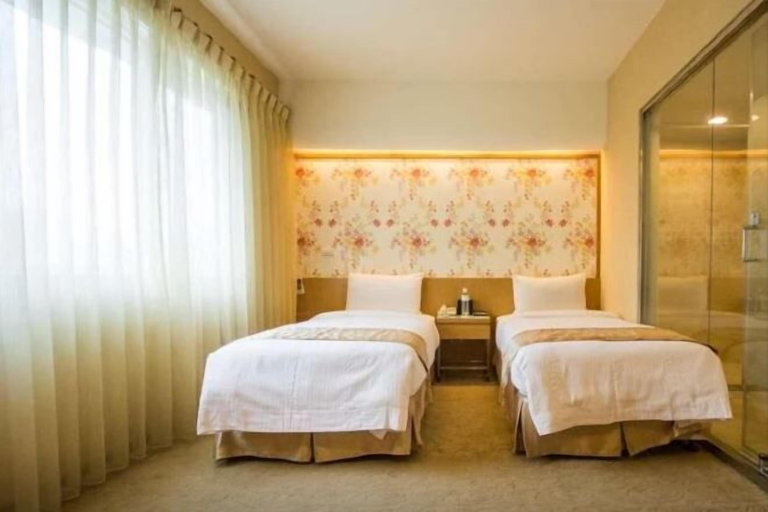 Down duvets, in-room safe, blackout curtains, free WiFi