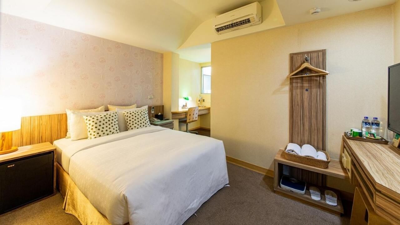 down duvets, in-room safe, blackout curtains, free wifi