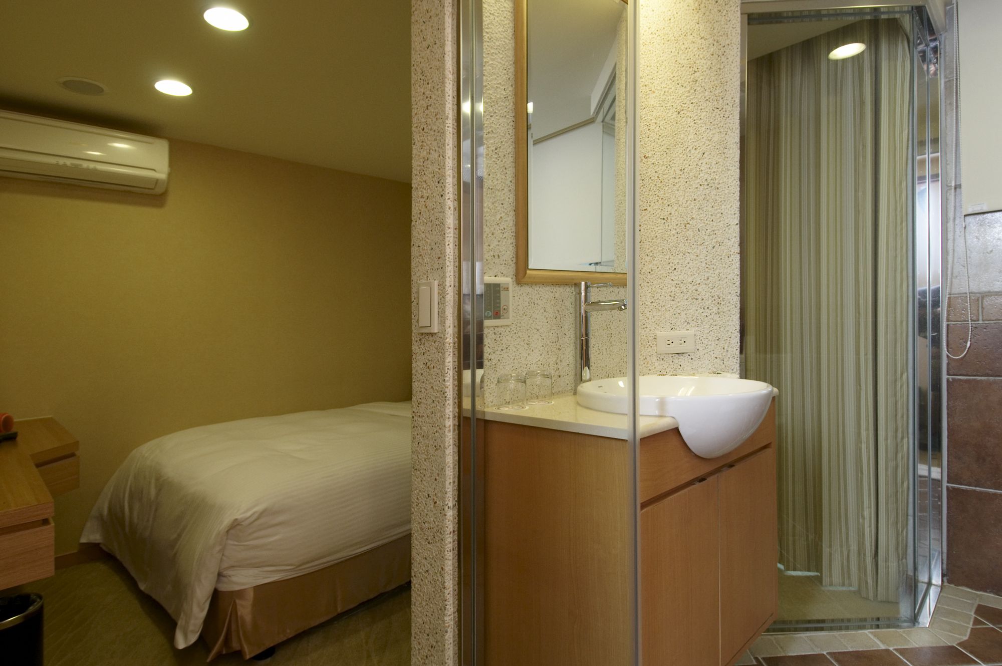 down duvets, in-room safe, blackout curtains, free wifi