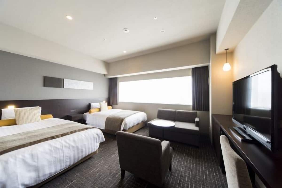 1 bedroom, down comforters, in-room safe, blackout drapes
