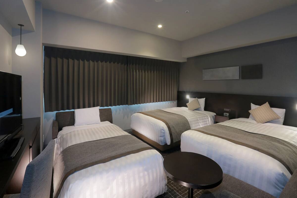 triple room, non smoking | down duvets, in-room safe, blackout curtains, soundproofing