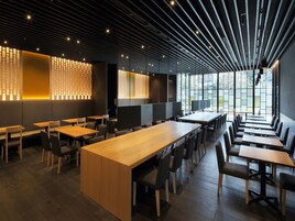 每日供应自助式早餐（每人 JPY 2420）