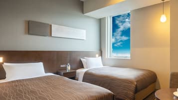 Down comforters, blackout drapes, free WiFi, bed sheets