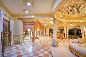 雙人房 (Maharaja Suite) | 高級寢具、房內夾萬、免費有線上網、床單