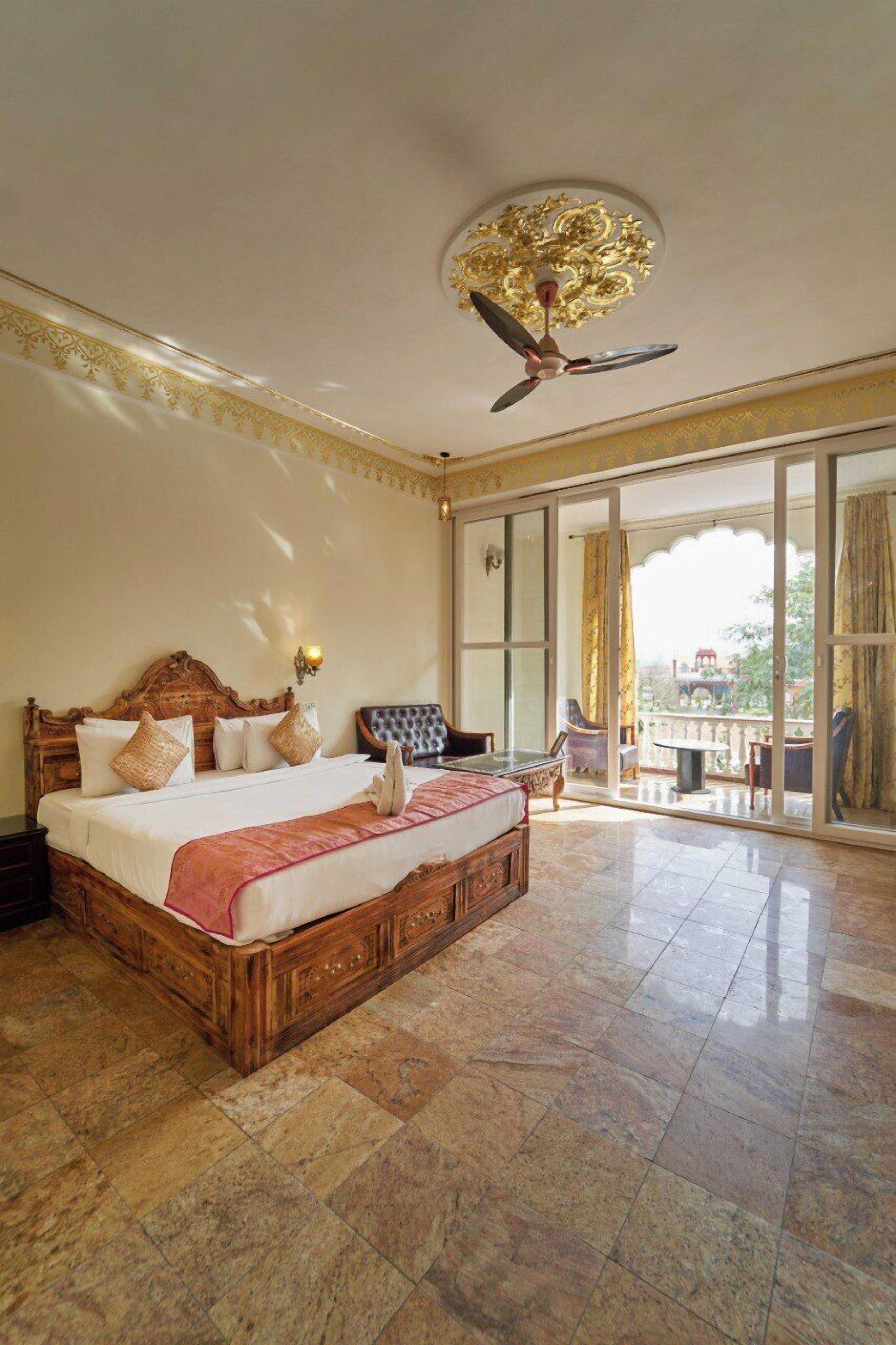 Deluxe Room | Premium bedding, in-room safe, free wired Internet, bed sheets