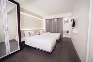 Superior Room | In-room safe, desk, free WiFi, bed sheets