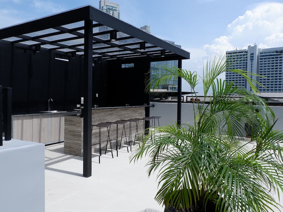 Outdoor pool, pool loungers