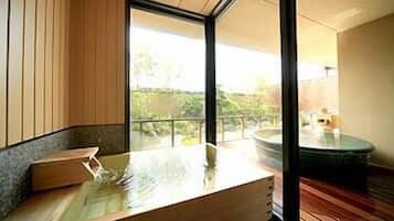 Special Japanese Western Style Room with Open Air Bath (Check in until 18:00) | Deep-soaking bathtub