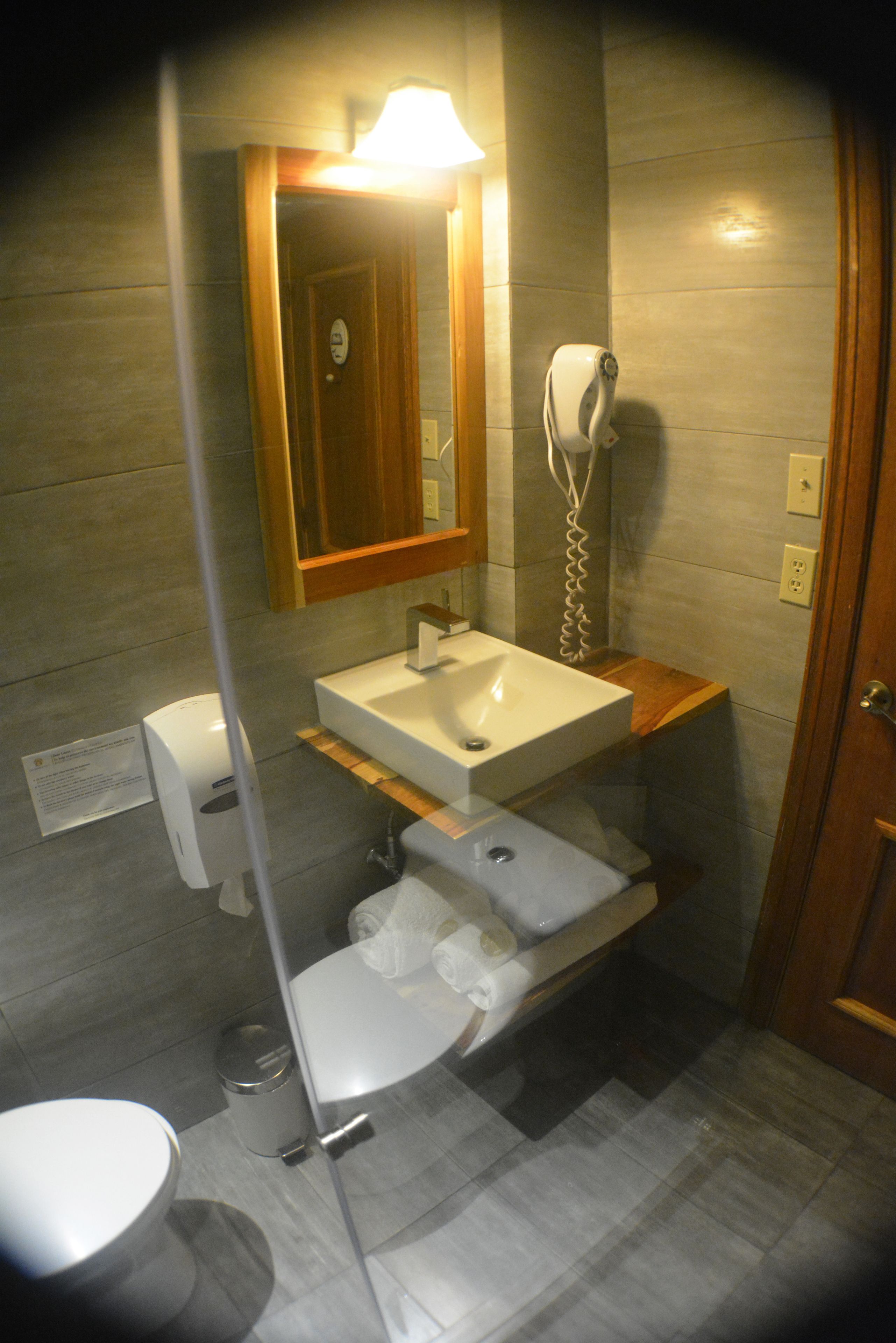 shower, rainfall showerhead, free toiletries, hair dryer