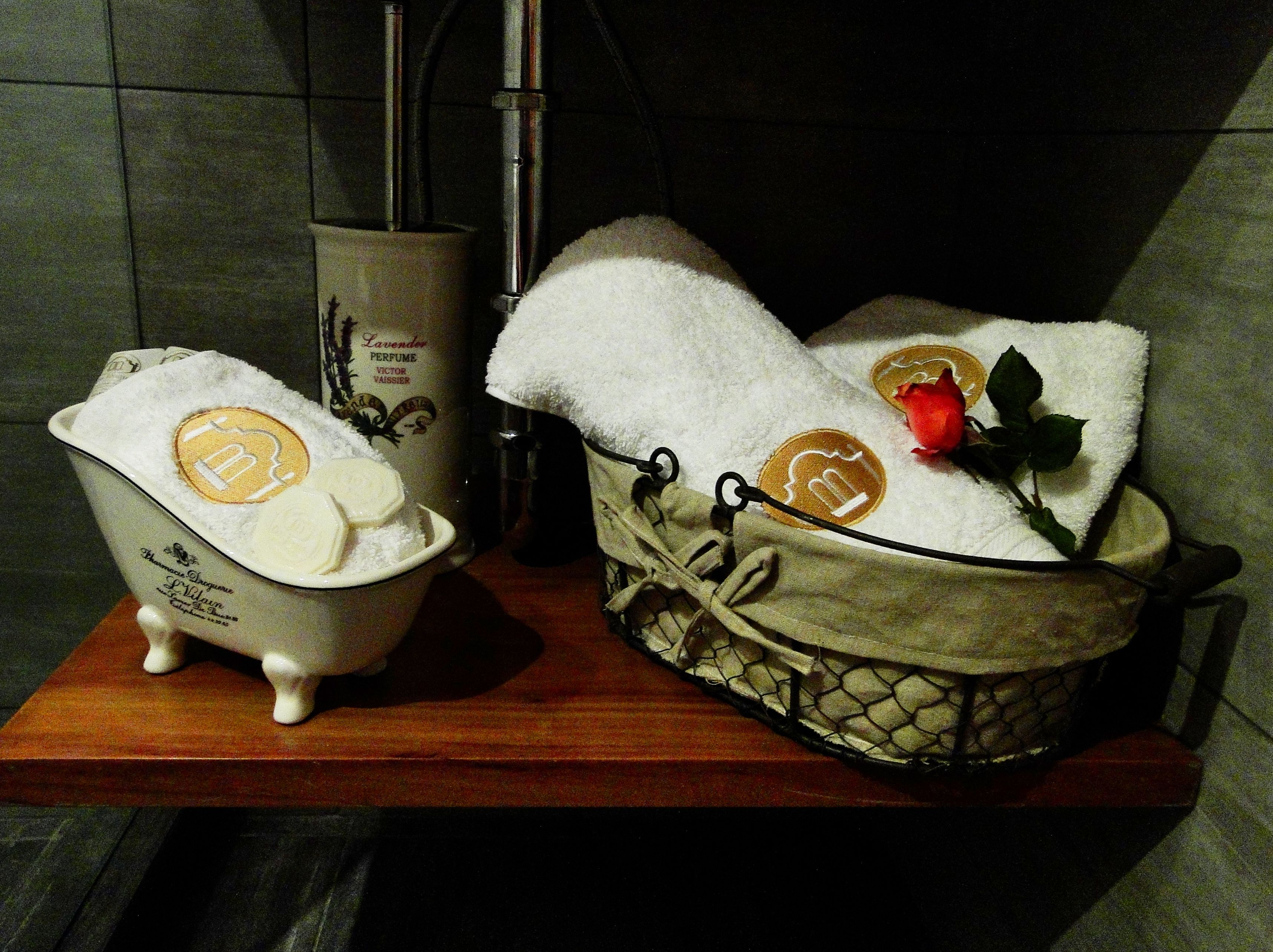 single room, 1 single bed | bathroom amenities | shower, rainfall showerhead, free toiletries, hair dryer