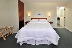 Executive Single Room | Premium bedding, down comforters, pillowtop beds, in-room safe - Casa Fusión (La Paz)