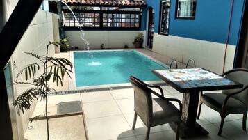Piscina interna, piscina externa