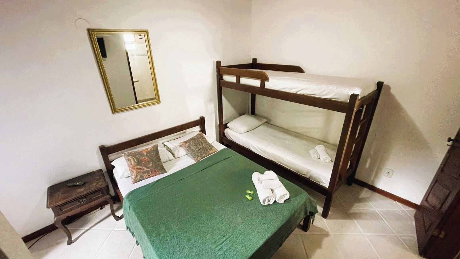 Quadruple Room | Minibar, in-room safe, free WiFi, bed sheets