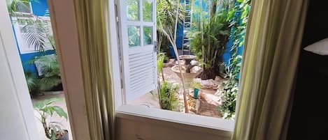 Quarto Triplo Casal | 迷你吧、房內夾萬、免費 Wi-Fi、床單