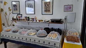 Free daily continental breakfast  - Pousada Mandala - Búzios (Búzios)