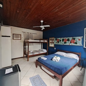 Quarto Quíntuplo | Frigobar, cofres nos quartos, Wi-Fi de cortesia, roupa de cama