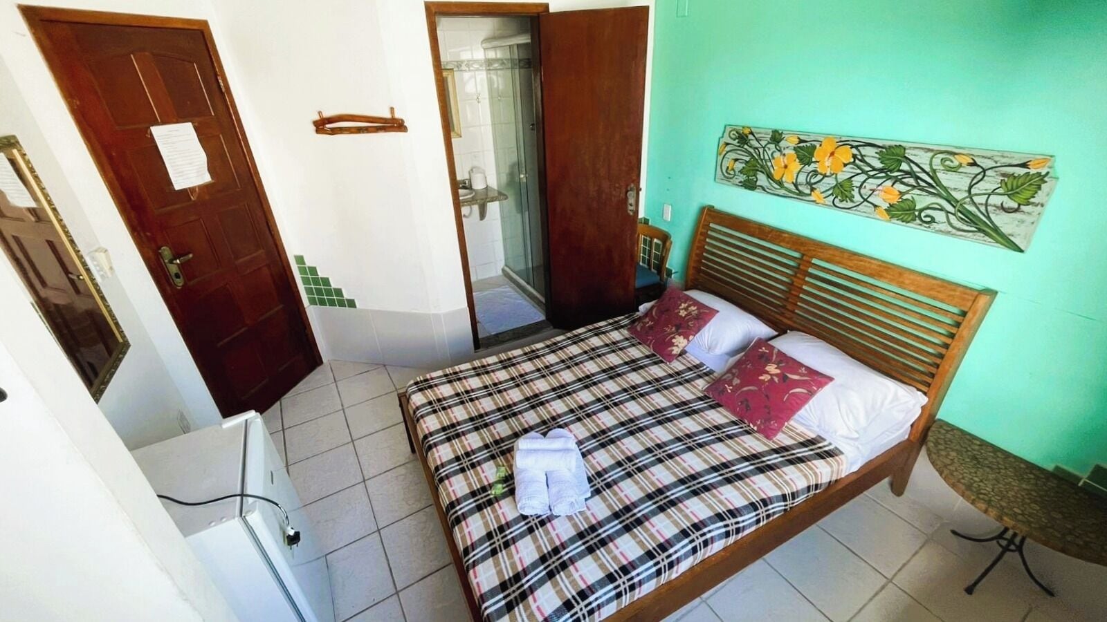 Quarto Duplo Casal | Minibar, in-room safe, free WiFi, bed sheets