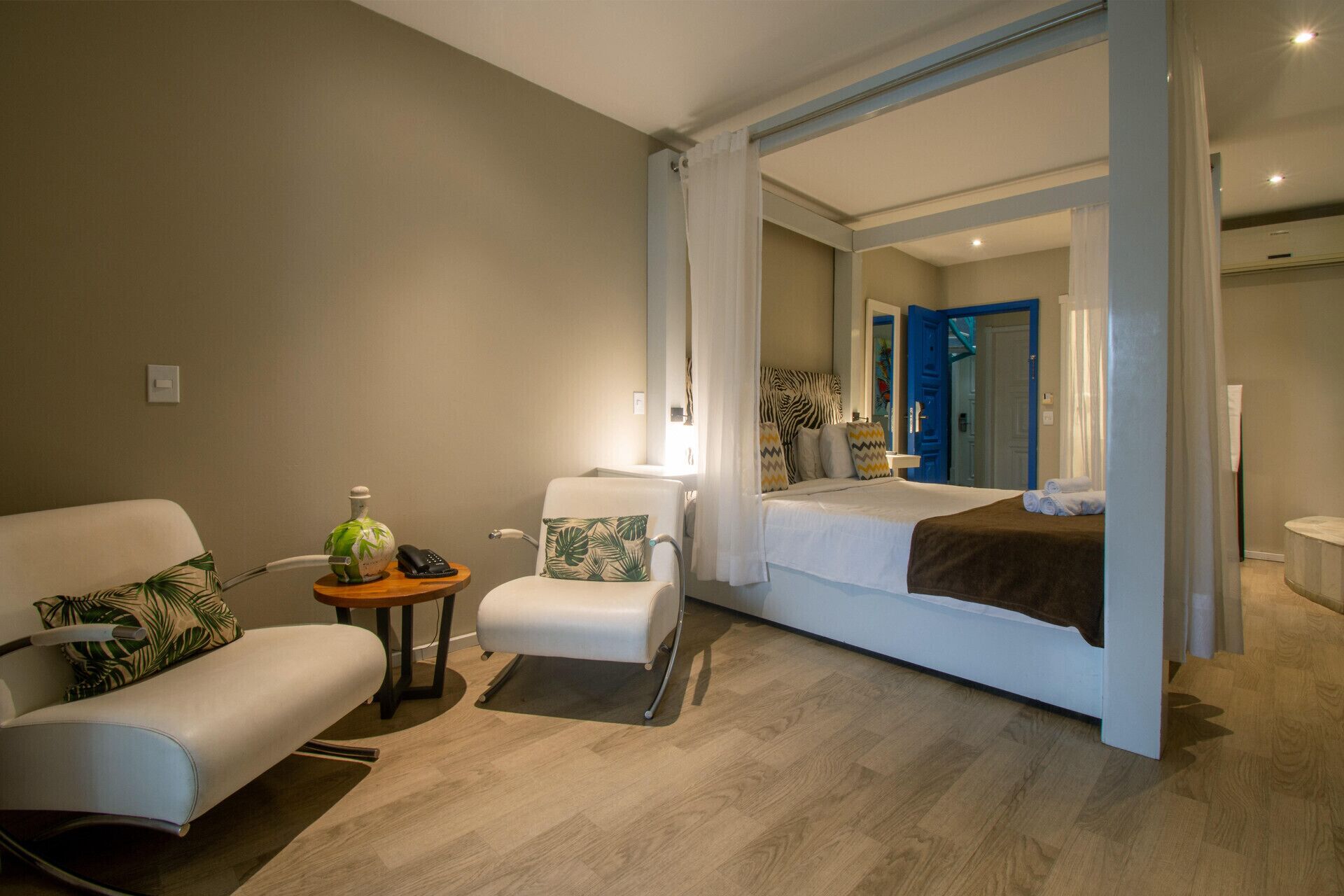 minibar, in-room safe, free wifi