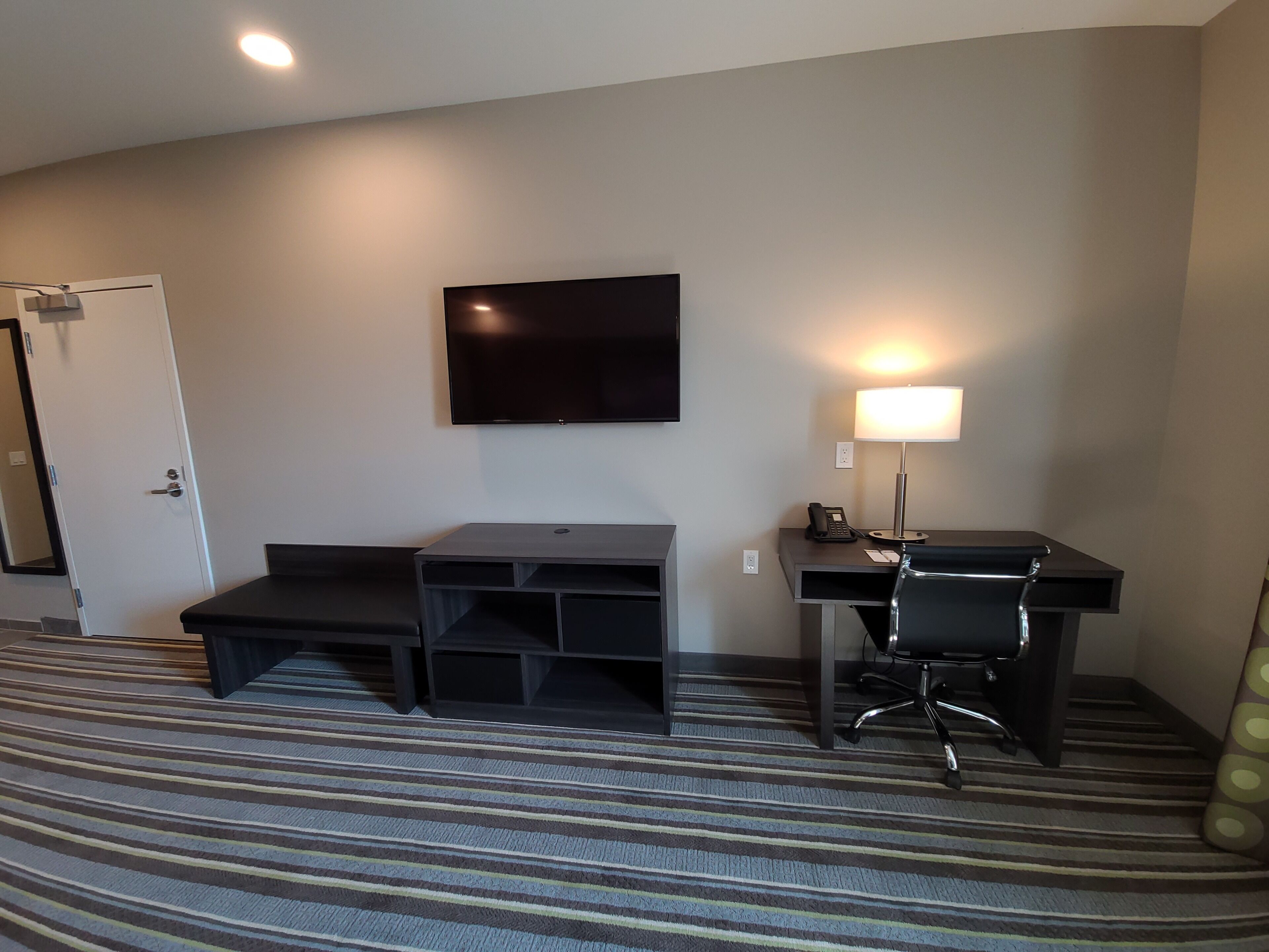 room, 1 king bed, accessible, non smoking (roll-in shower) | blackout curtains, iron/ironing board, free cots/infant beds