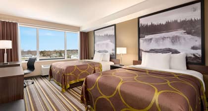 Super 8 by Wyndham Thompson