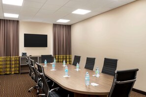 Meeting facility - Super 8 by Wyndham Thompson (Thompson)