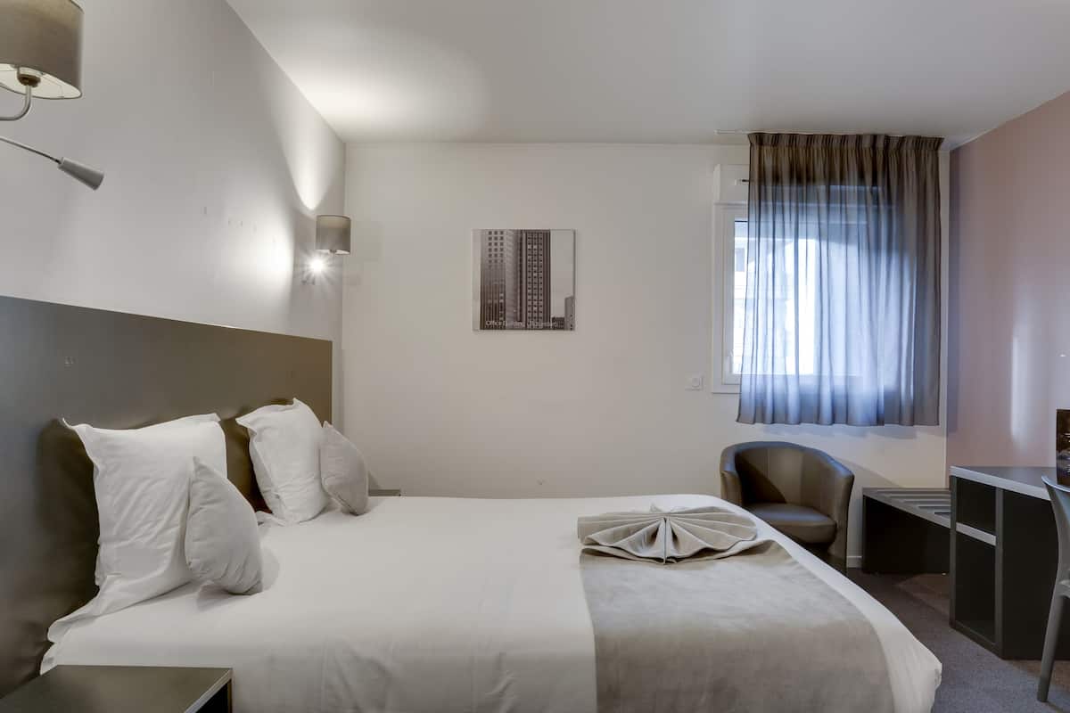 Bureau, chambres insonorisées, Wi-Fi gratuit, draps fournis
