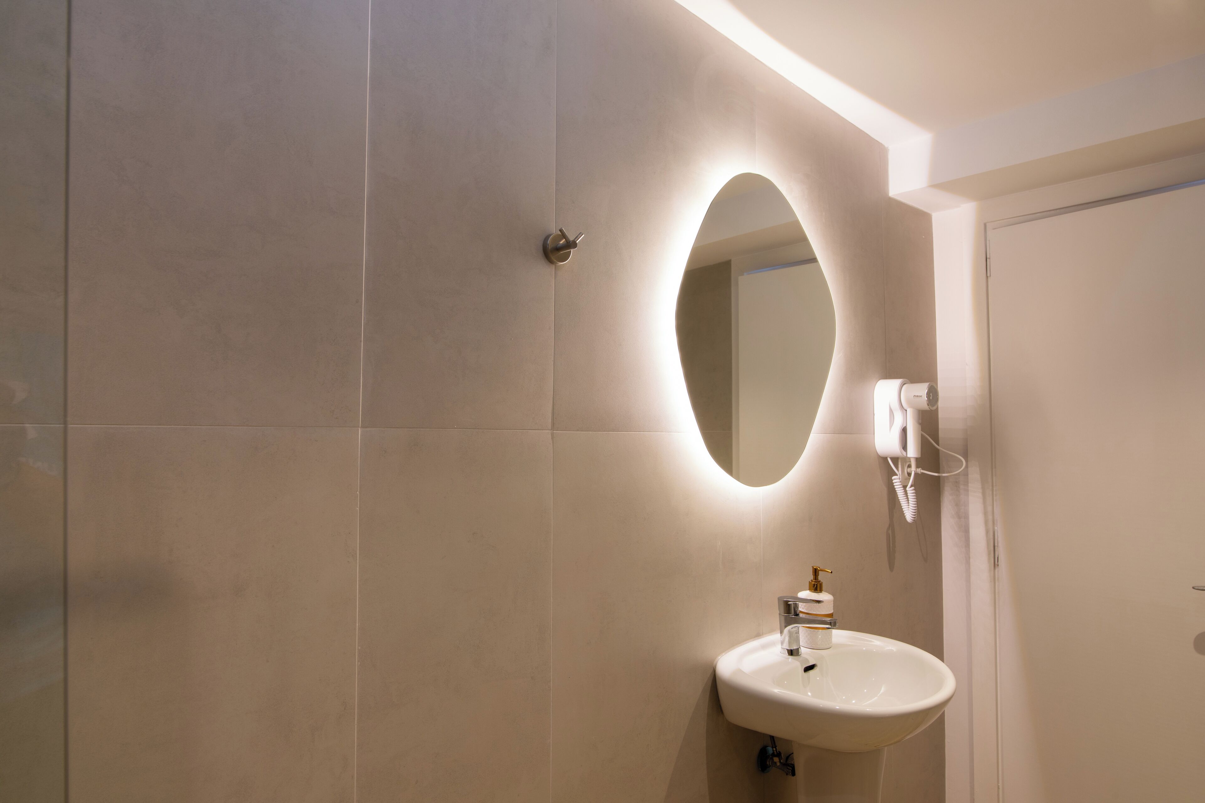 bungalow waterfront with mini private pool | bathroom | shower