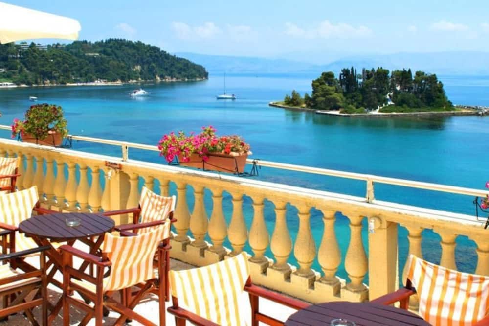 Pontikonisi Hotel