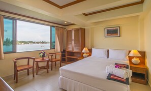 Deluxe Double Room, River View | Free WiFi - Krabi City Seaview Hotel (Krabi)