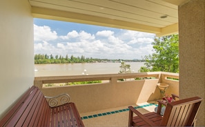 View from property - Krabi City Seaview Hotel (Krabi)
