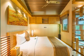 Suite, 1 Bedroom | 1 bedroom, premium bedding, memory foam beds, in-room safe