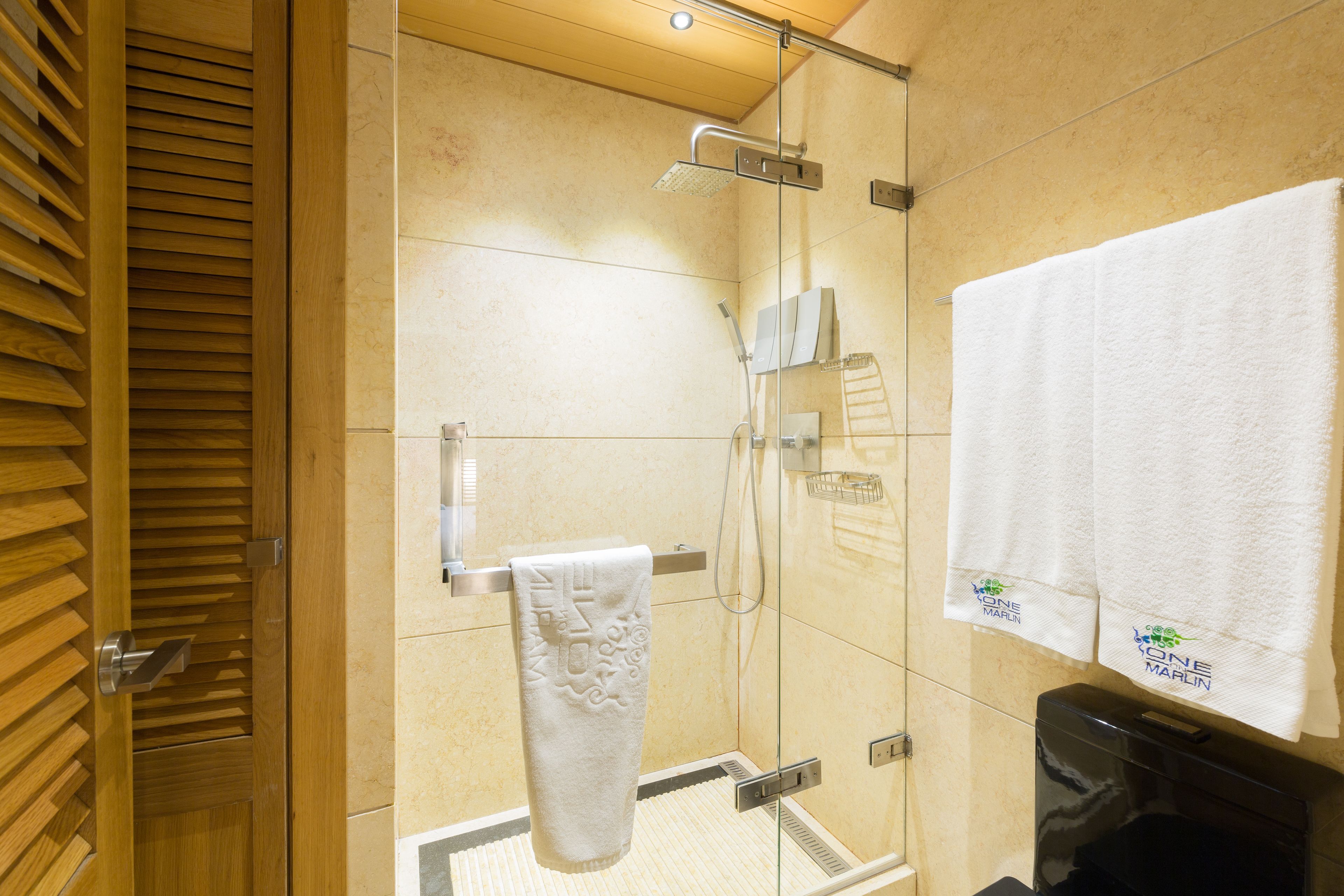 suite, 1 bedroom | bathroom | shower, rainfall showerhead, free toiletries, hair dryer