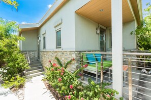 Interior entrance - One On Marlin – Adults Only (Providenciales)
