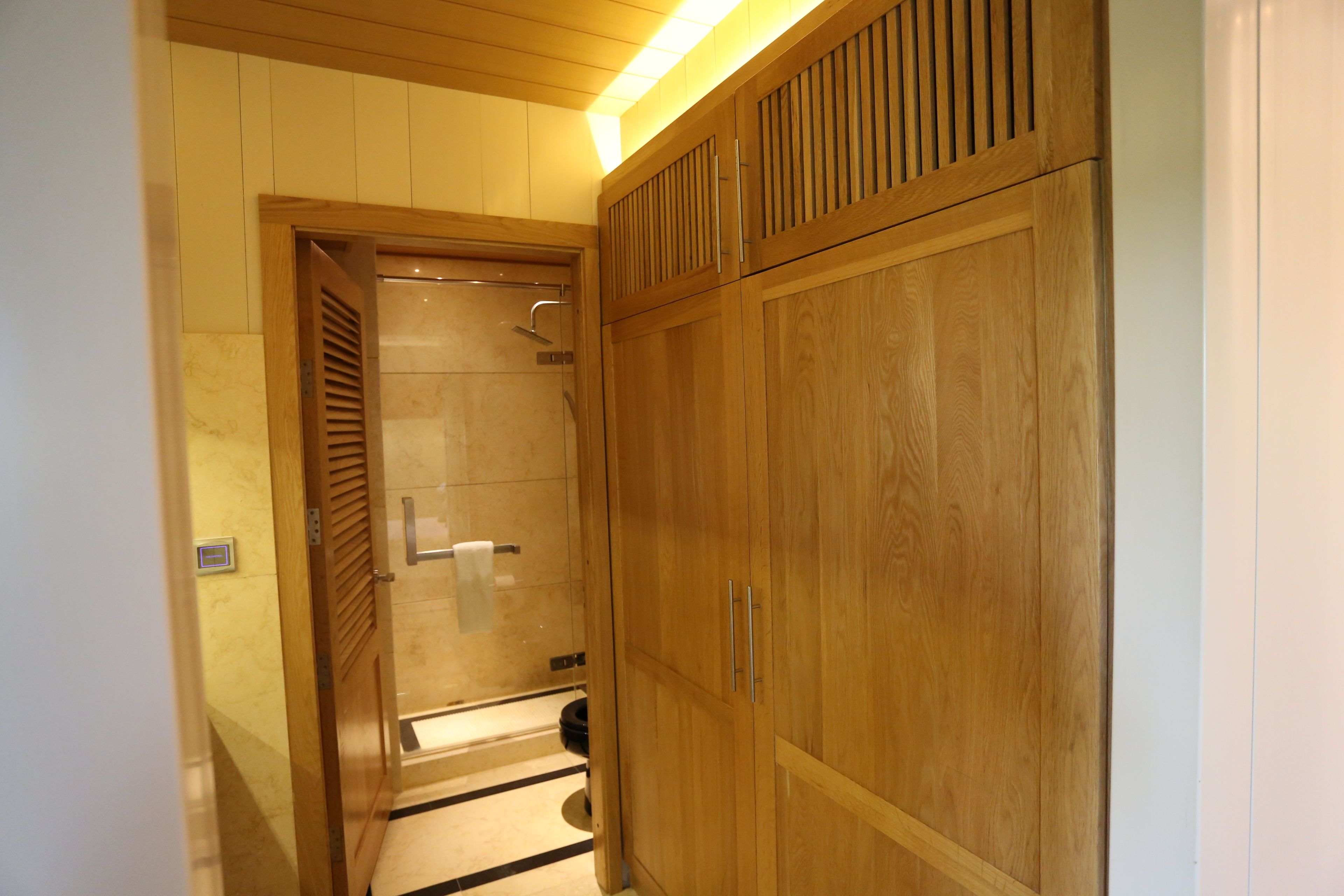 suite, 1 bedroom | bathroom | shower, rainfall showerhead, free toiletries, hair dryer