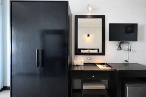 In-room safe, free WiFi, bed sheets - Phi Phi Chang Grand Resort & Spa (Ko Phi Phi)