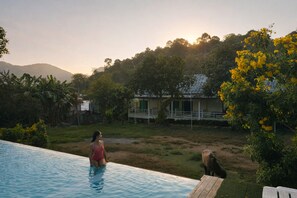 Outdoor pool - Phi Phi Chang Grand Resort & Spa (Ko Phi Phi)