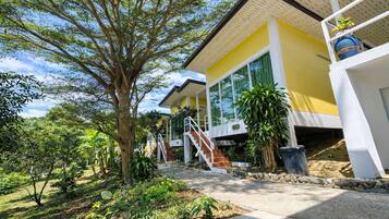 Sweet Villa | In-room safe, free WiFi, bed sheets