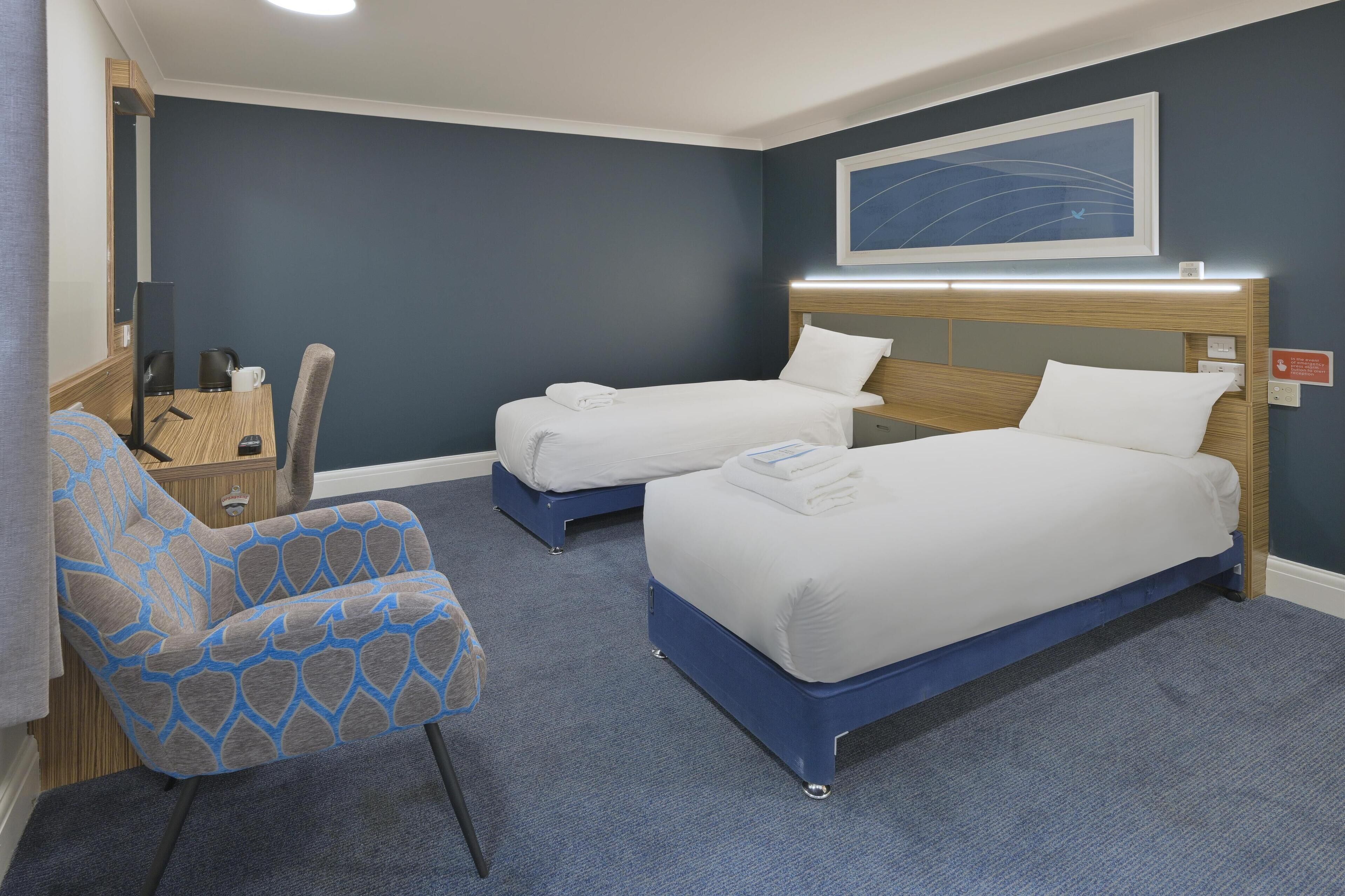 Desk, iron/ironing board, rollaway beds, WiFi