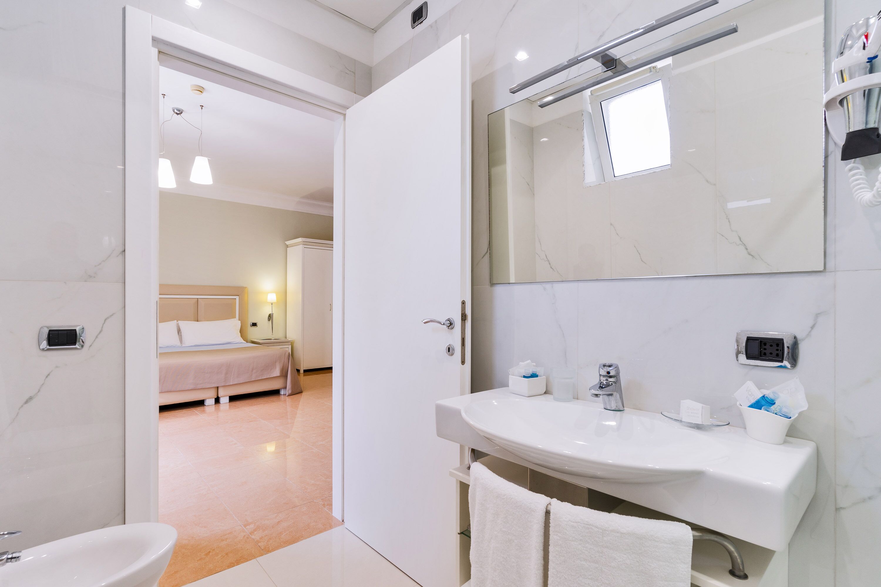 double or twin room | down duvets, in-room safe, laptop workspace, free wifi