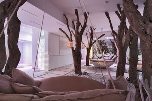 Couples treatment rooms, sauna, hot tub, steam room, Turkish bath