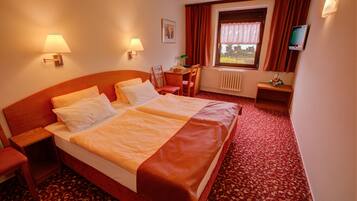 Double or Twin Room | Hypo-allergenic bedding, minibar, in-room safe, desk