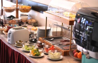 Desayuno bufé gratuito y diario