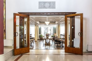 Reception - Forest Park Hotel (Platres)