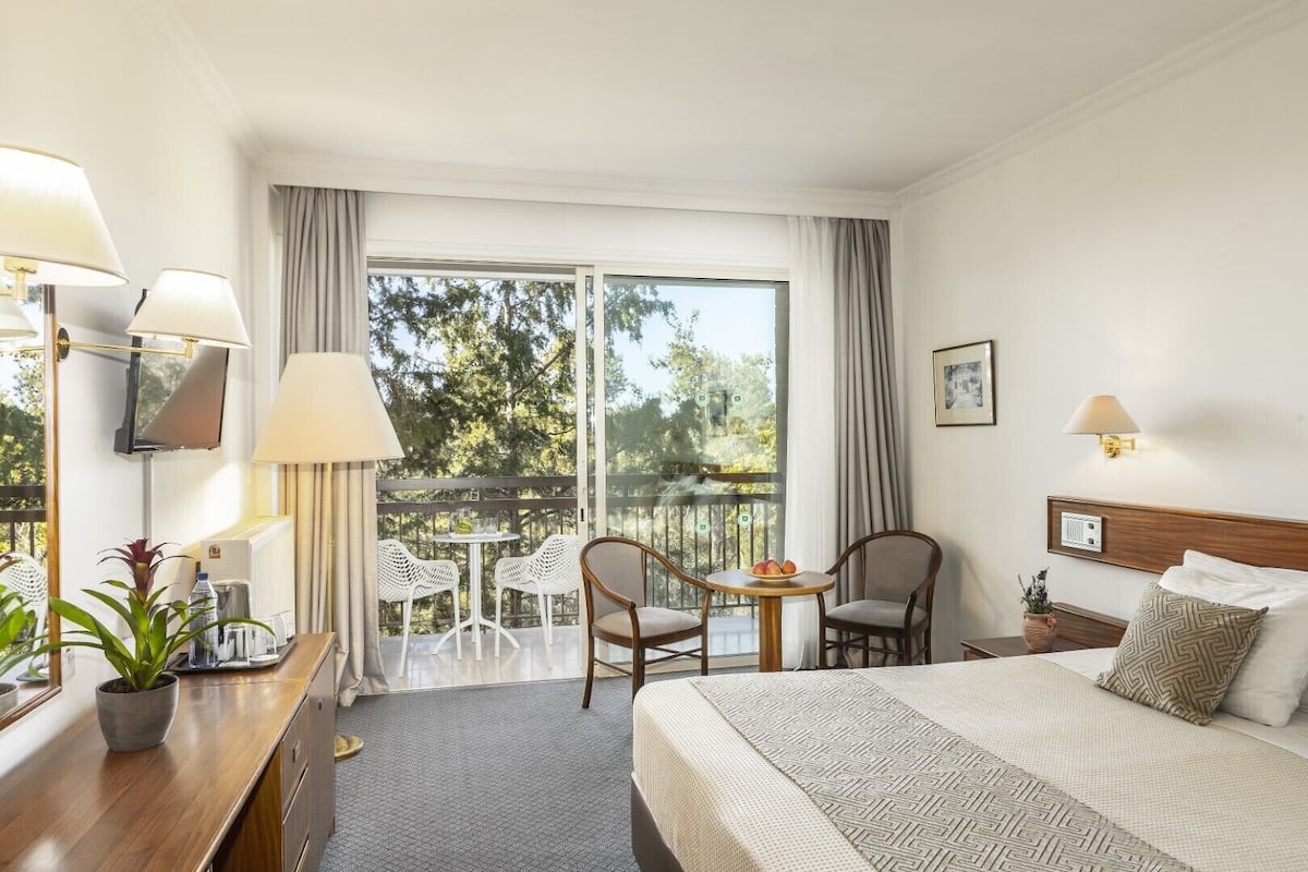 Chambre Supérieure Double ou avec lits jumeaux | Minibar, coffres-forts dans les chambres, bureau, lits bébé (gratuits)
